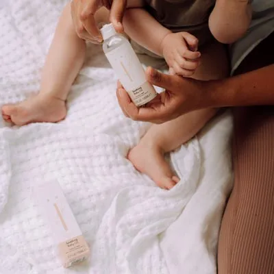 NAIF Zklidňující masážní olej pro děti a miminka přírodní