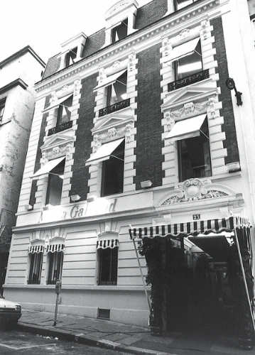 První salon Maria Galland