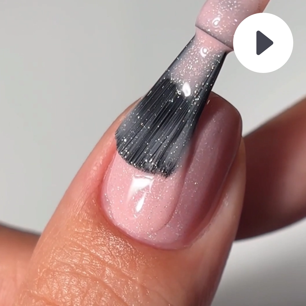 Video LONDONTOWN lakur Confetti Cake lak na nehty 