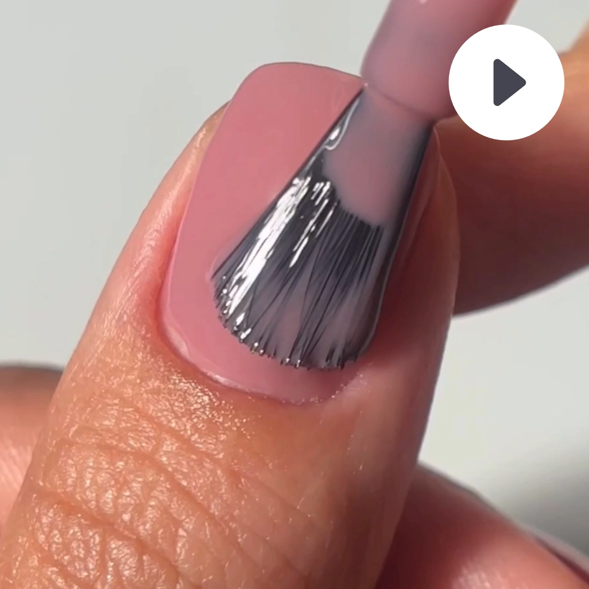 Video LONDONTOWN kur Nail Veil No.11 zpevňující tónovaná péče na nehty