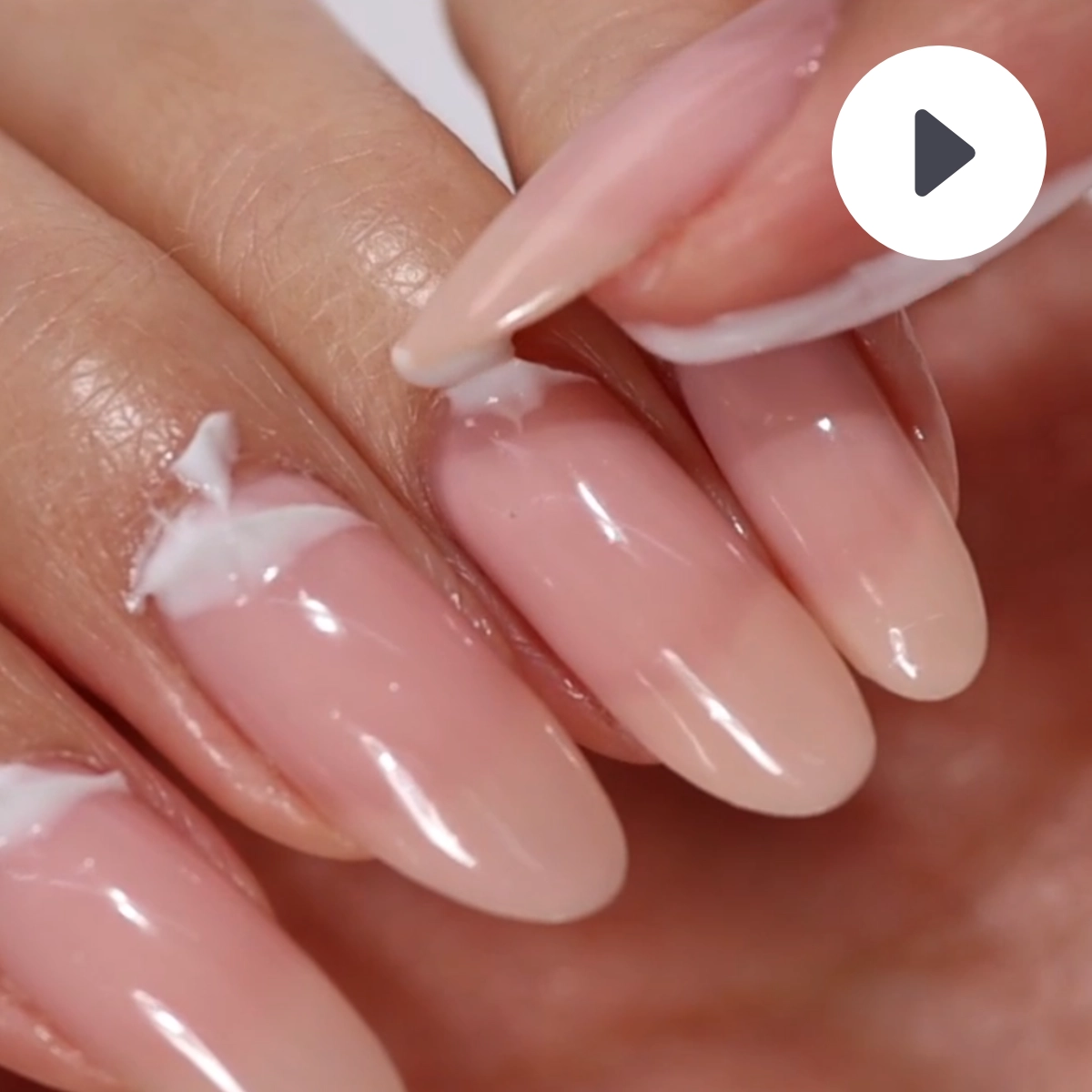 Video LONDONTOWN kur Restorative Nail Cream obnovující krém na nehty