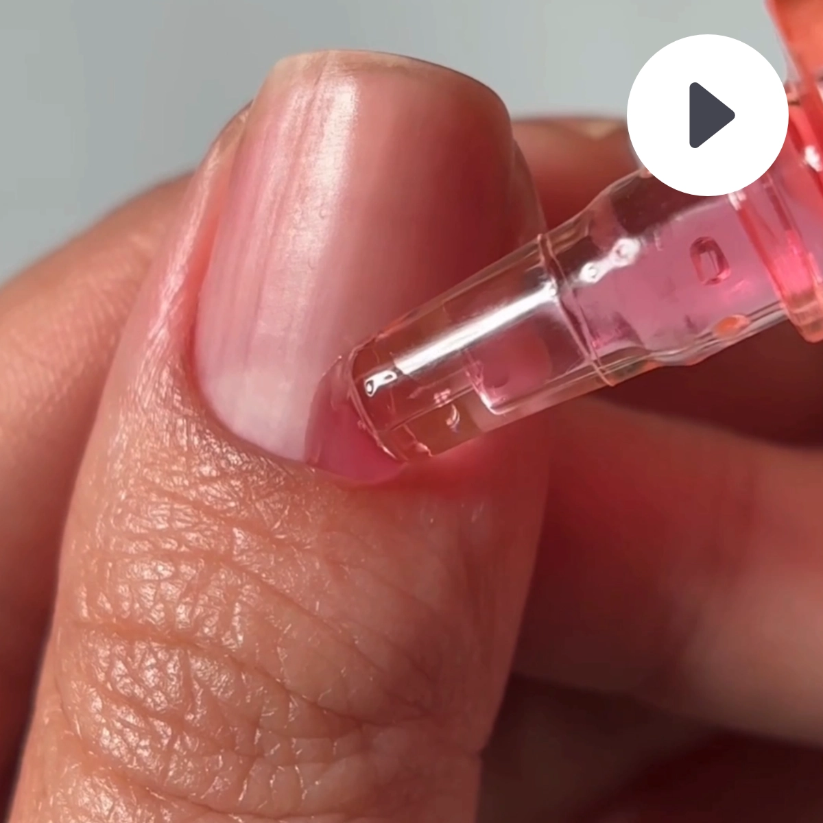 Video LONDONTOWN kur Peptide Serum Concentrate sérum na nehty a nehtovou kůžičku