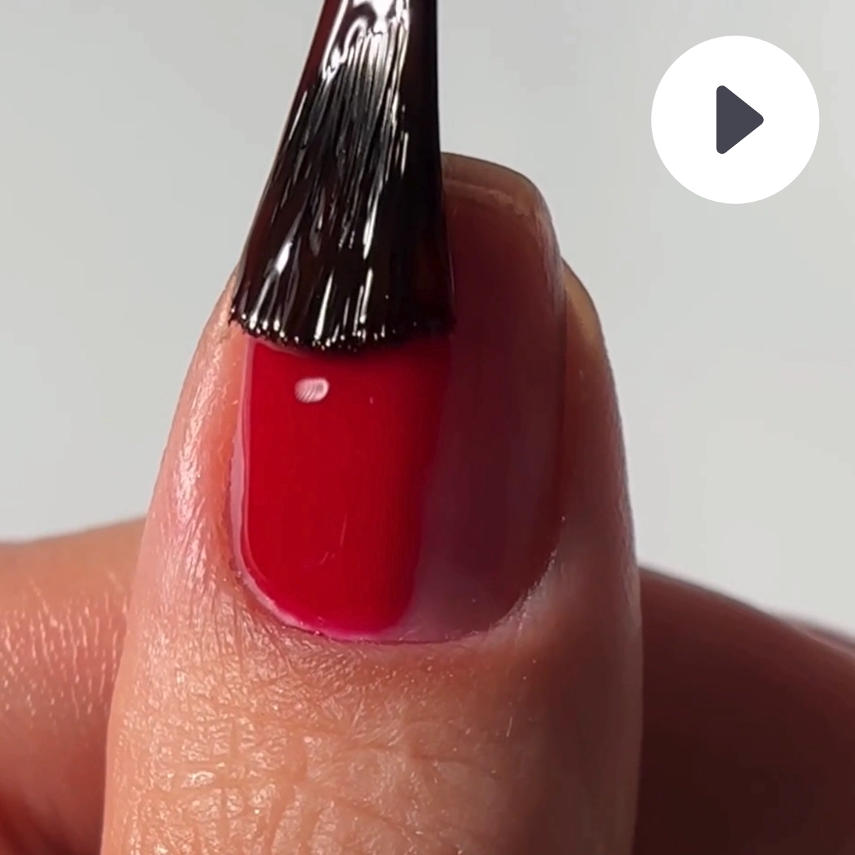 Video LONDONTOWN lakur Truly Ruby lak na nehty