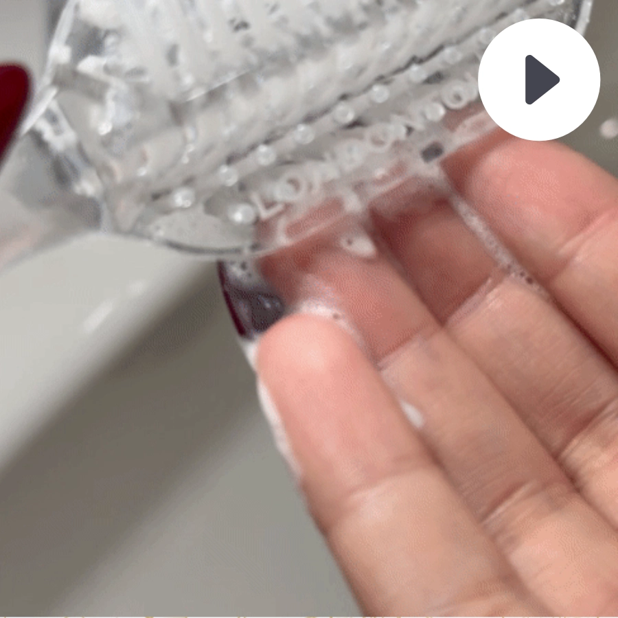 Video LONDONTOWN kur Mani Bright Nail Scrub Peeling na nehty s kartáčkem