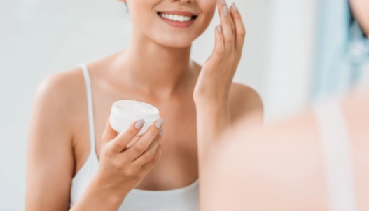 Jaký je rozdíl mezi denním a nočním krémem?