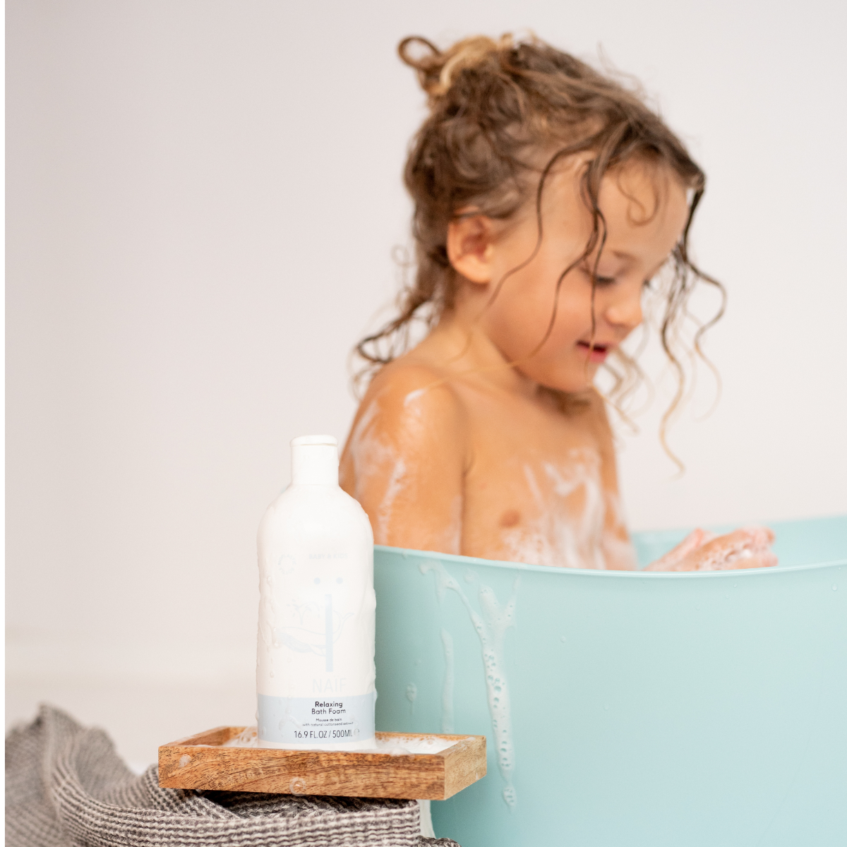 detska koupel s naif